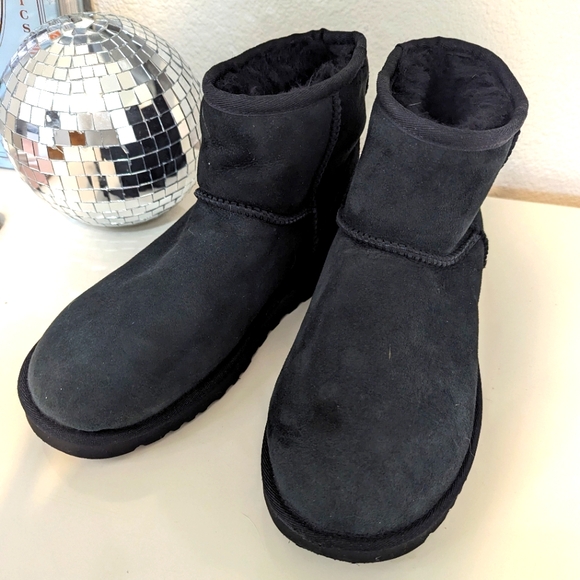 UGG Shoes - UGG Women's Classic Mini Boot Non-slip Winter Black Size W8